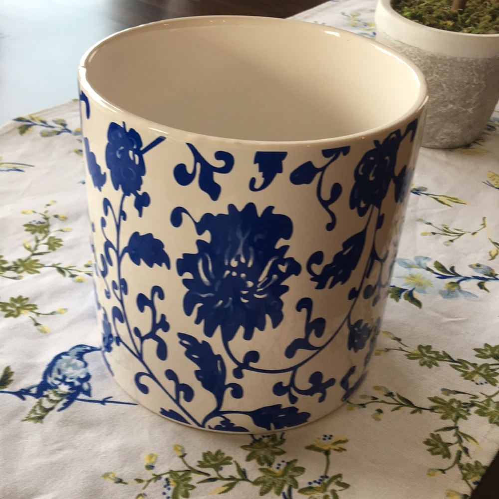 Blue & White Floral Ceramic Flower Planter Crock - Picture 7 of 7